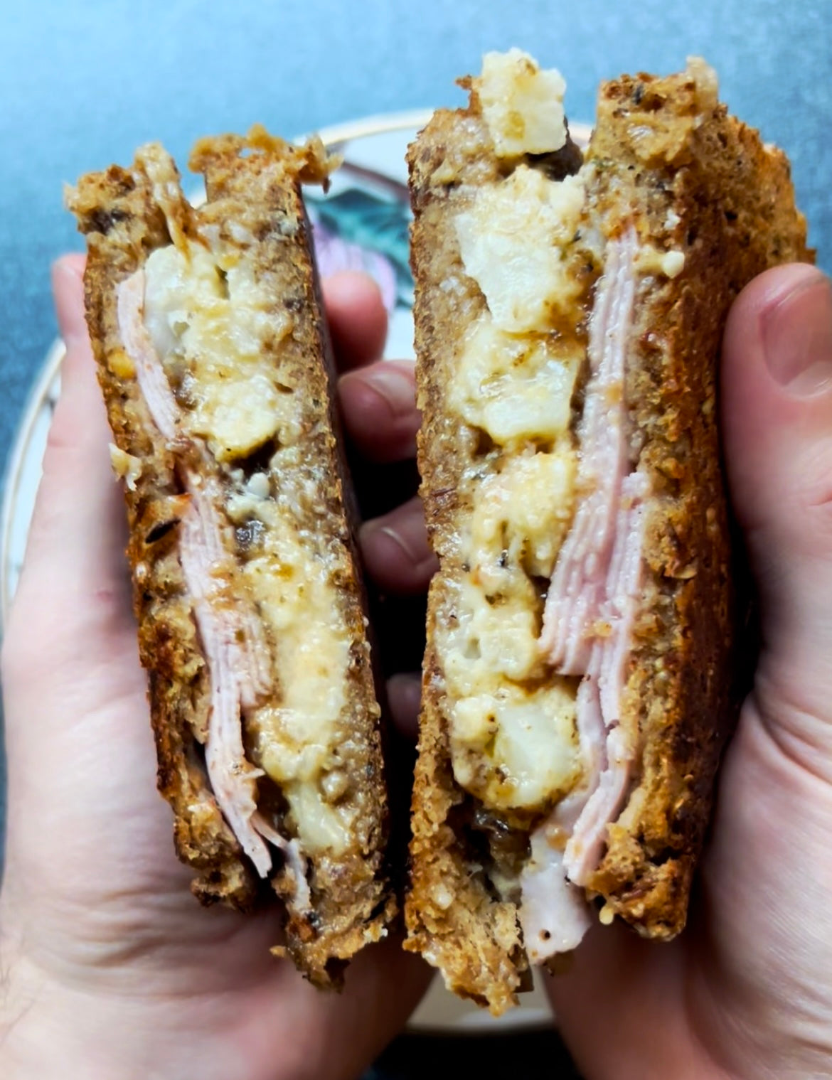 Cauli-cheese, Ham & Onion Gravy Toasty