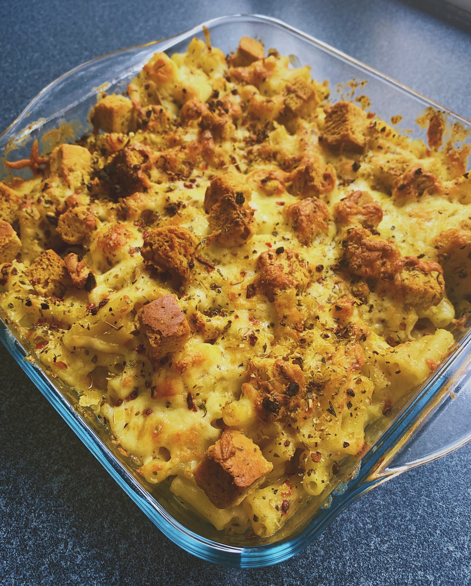 Stringy Pizza Mac N' Cheese